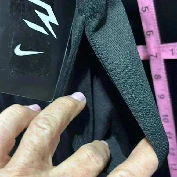 Nike Sports Athletic Iconic 3 Brand logo,elastic waist,hip pockets, shorts - Picture 9 of 11